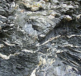 rocher rappelant une forme à expliquer,attention les photos ayant déjà participées ne sont pas admises