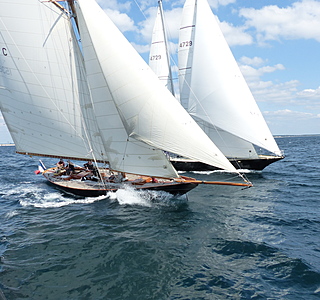 Bateau bois, acier, alu... tout ce qui change du polyester !
