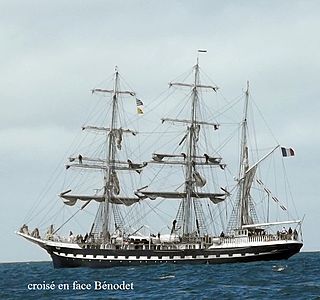 Voiles, coques, ponts et apparaux de vieux gréements 